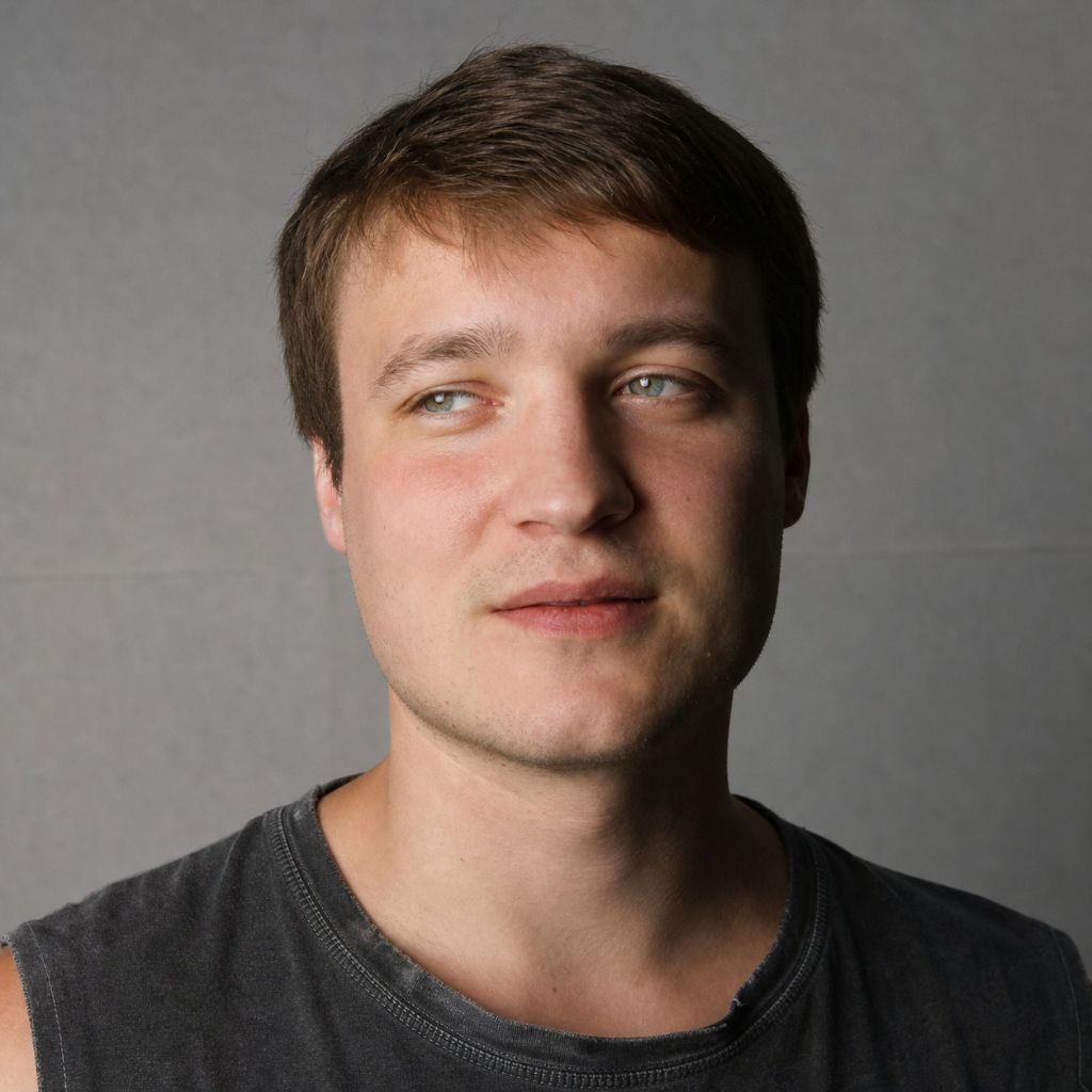 Том Холоденин